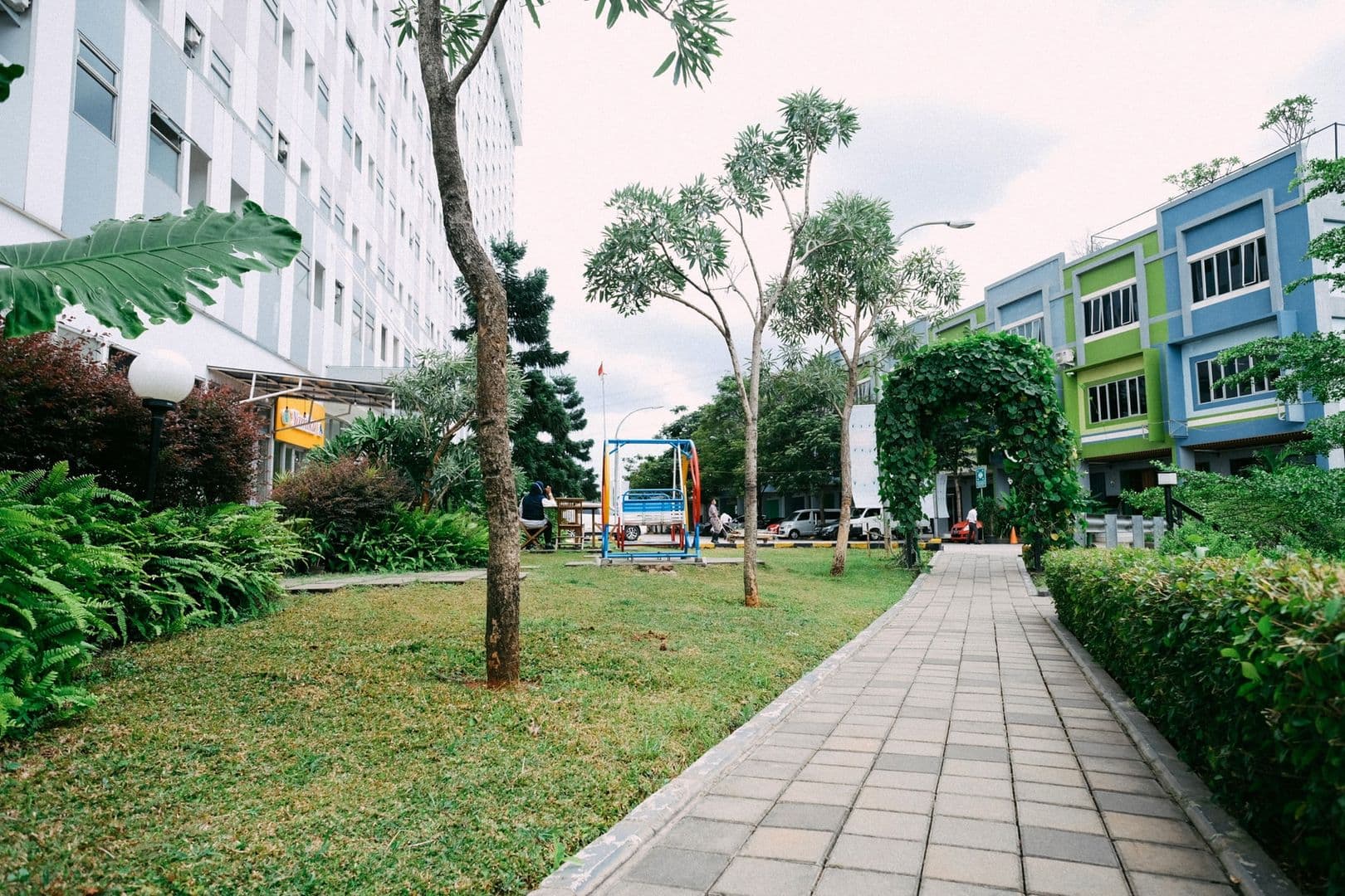 Gunung Putri Square — foto 5